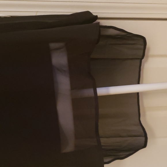 Vince Camuto Black V Neck top - Picture 4 of 9